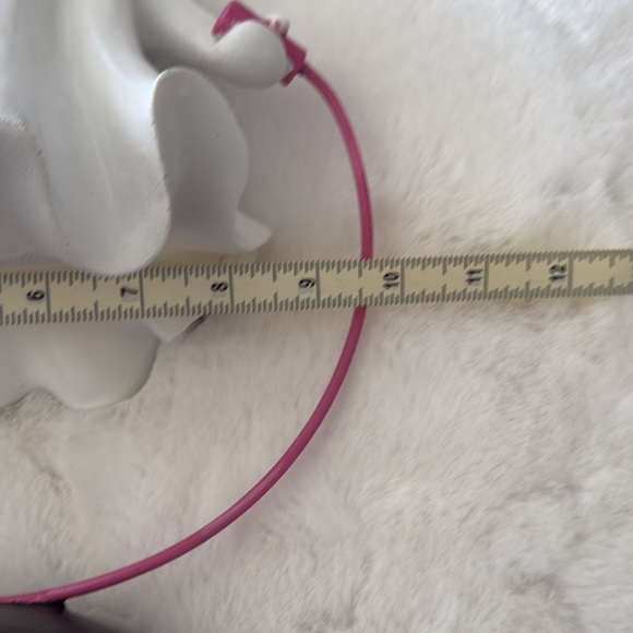 NEW VIRAL White Ghost Figurine with Pink Jump Rope - Picture 10 of 10